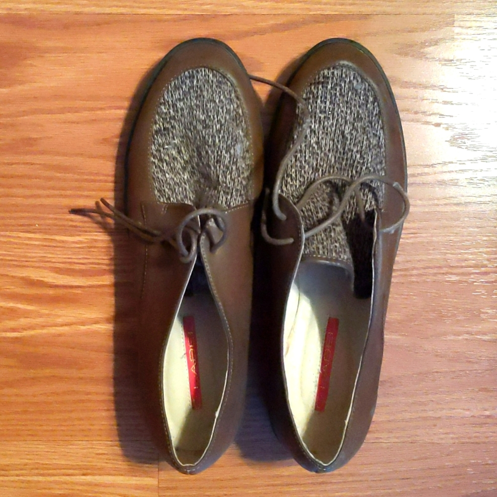 NWOT CLabel Oxford Shoes